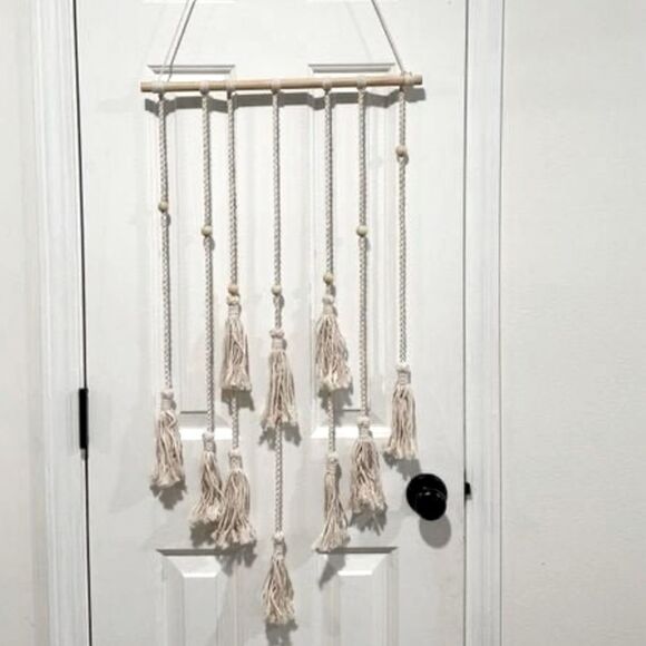 🩷3/$15🩷 Macrame photo wall hanging, tassels, beads - Picture 2 of 5